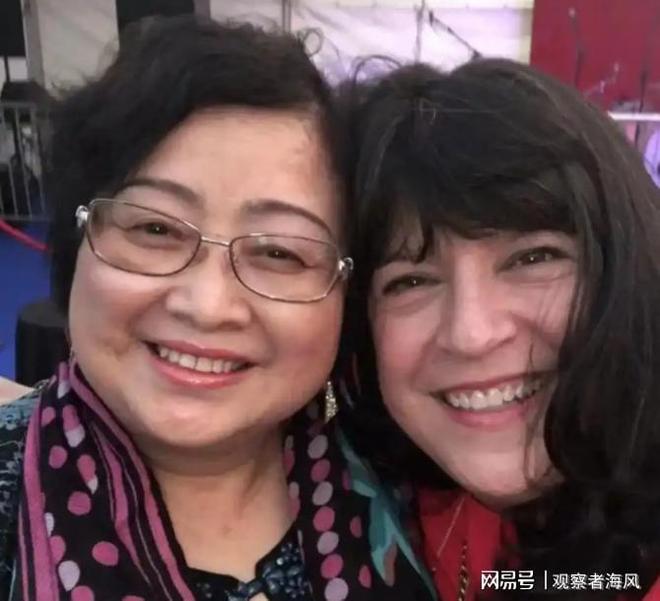 趣用品女王”：中国性感生意的引领者冰球突破正规网站Lisa66岁“情(图4)