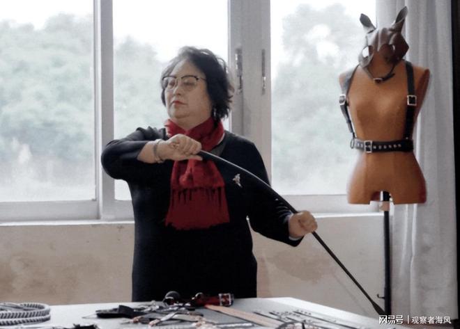 趣用品女王”：中国性感生意的引领者冰球突破正规网站Lisa66岁“情(图13)